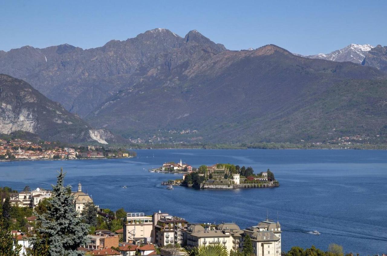 L'Ortensia Della Villa Isabella, Camera Con Vista Lago, Balcone Sul Parco E Bagno Esclusivo All'Esterno Della Camera Stresa Exterior foto